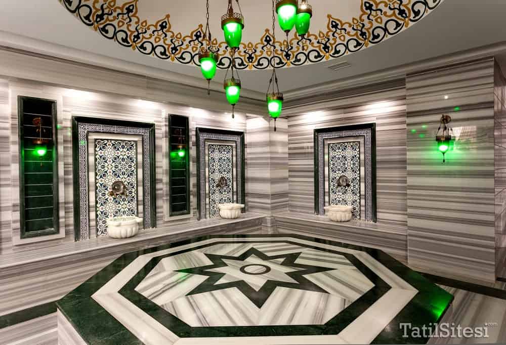 Karmir Hotel Resort & Spa